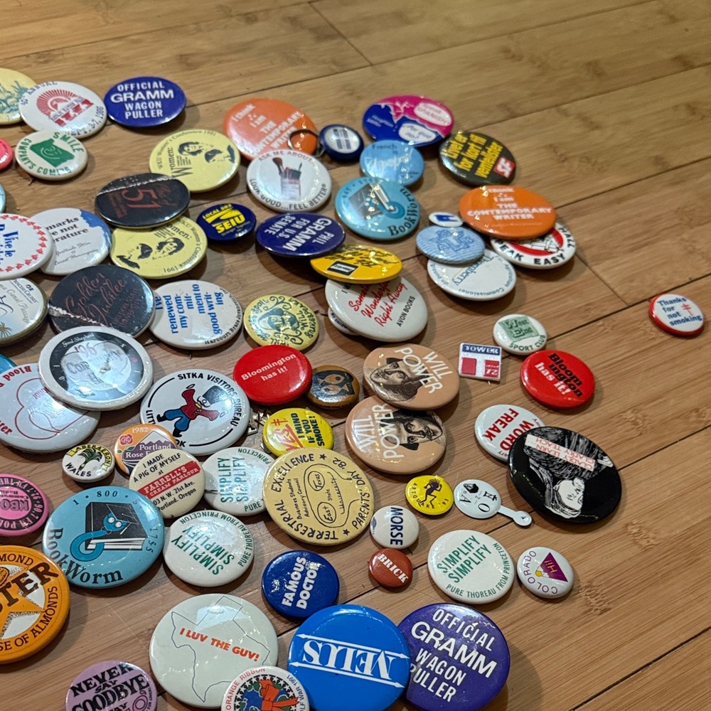 Vintage Button Pin Collection - Picture 3 of 4